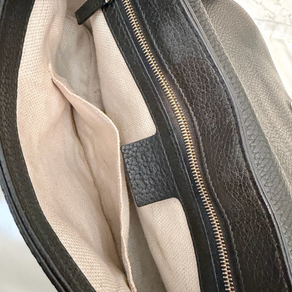 Gucci Soho Crossbody with Chain Strap - Picture 9 of 16